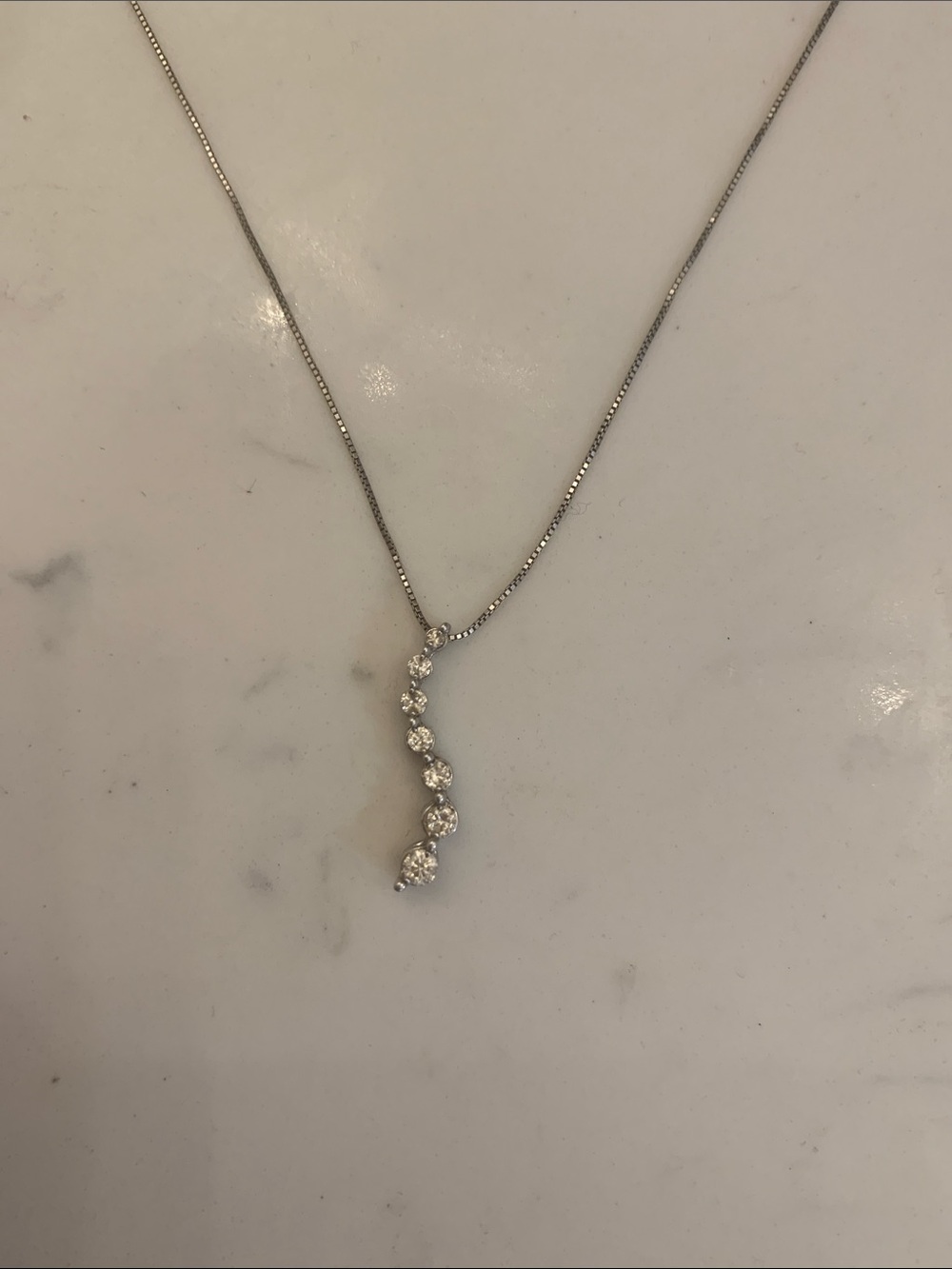 14K Solid White Gold Graduated 7-Stone Journey Pendant Necklace